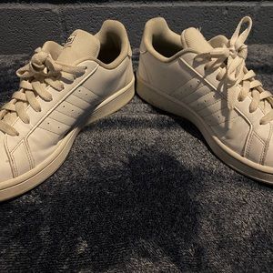 White adidas size 8